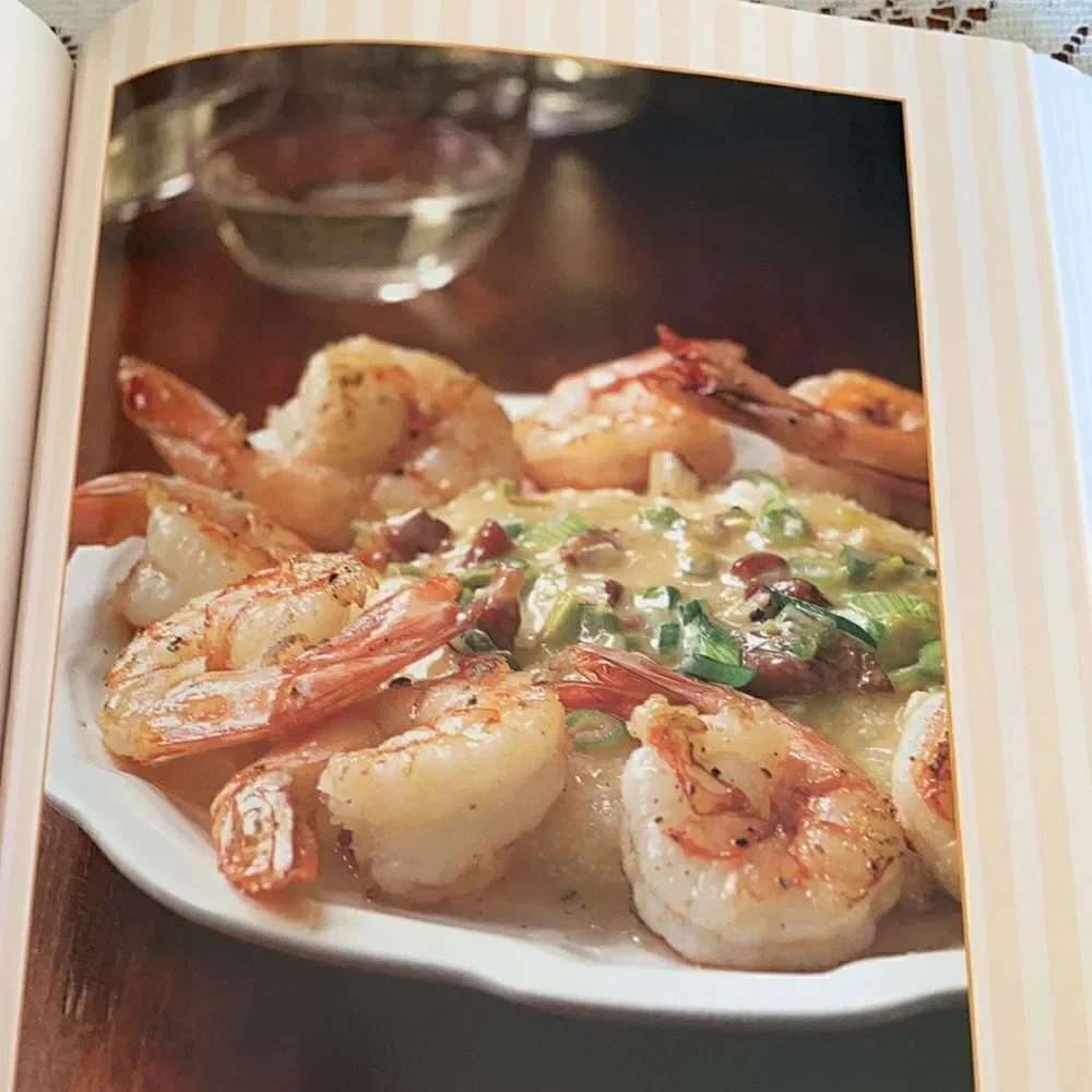 PAULA DEEN’S Southern Cooking Bible New Classic